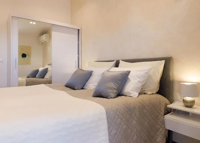 Blue Star - Sea View In Town Centre Daire Makarska