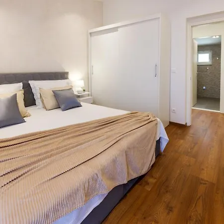 Blue Star - Sea View In Town Centre Апартаменти *