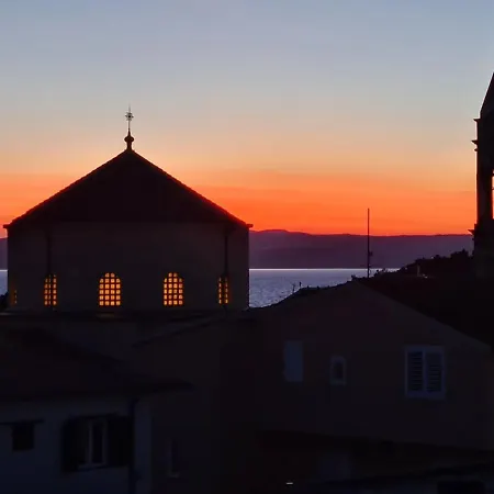 Blue Star - Sea View In Town Centre *