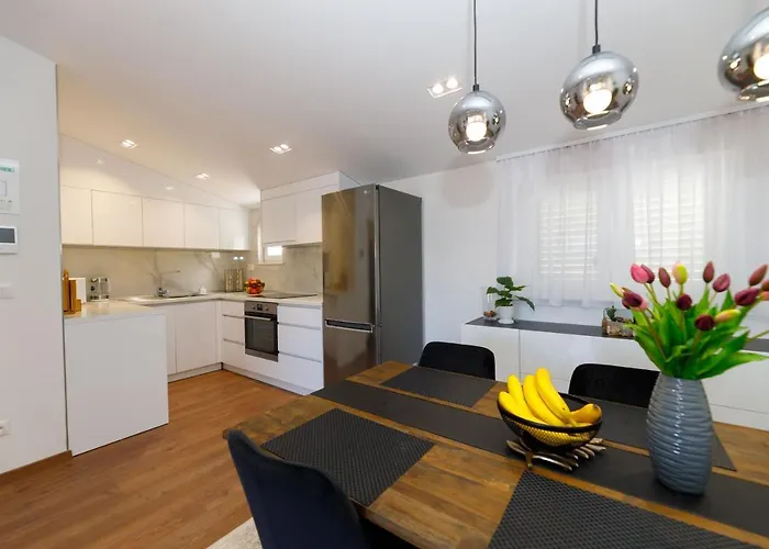 Blue Star - Sea View In Town Centre Apartmán