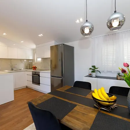 Blue Star - Sea View In Town Centre アパート