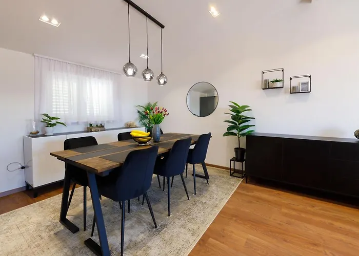 Blue Star - Sea View In Town Centre Makarska